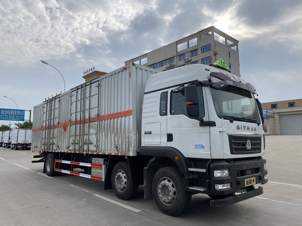 易燃液體廂式運(yùn)輸車，廂式運(yùn)輸車，楚勝汽車集團(tuán)